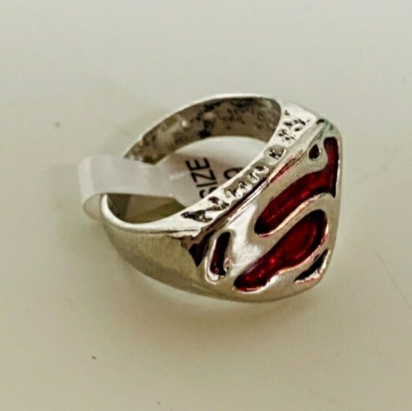 Superman size 9 man's ring - Picture 2 of 6